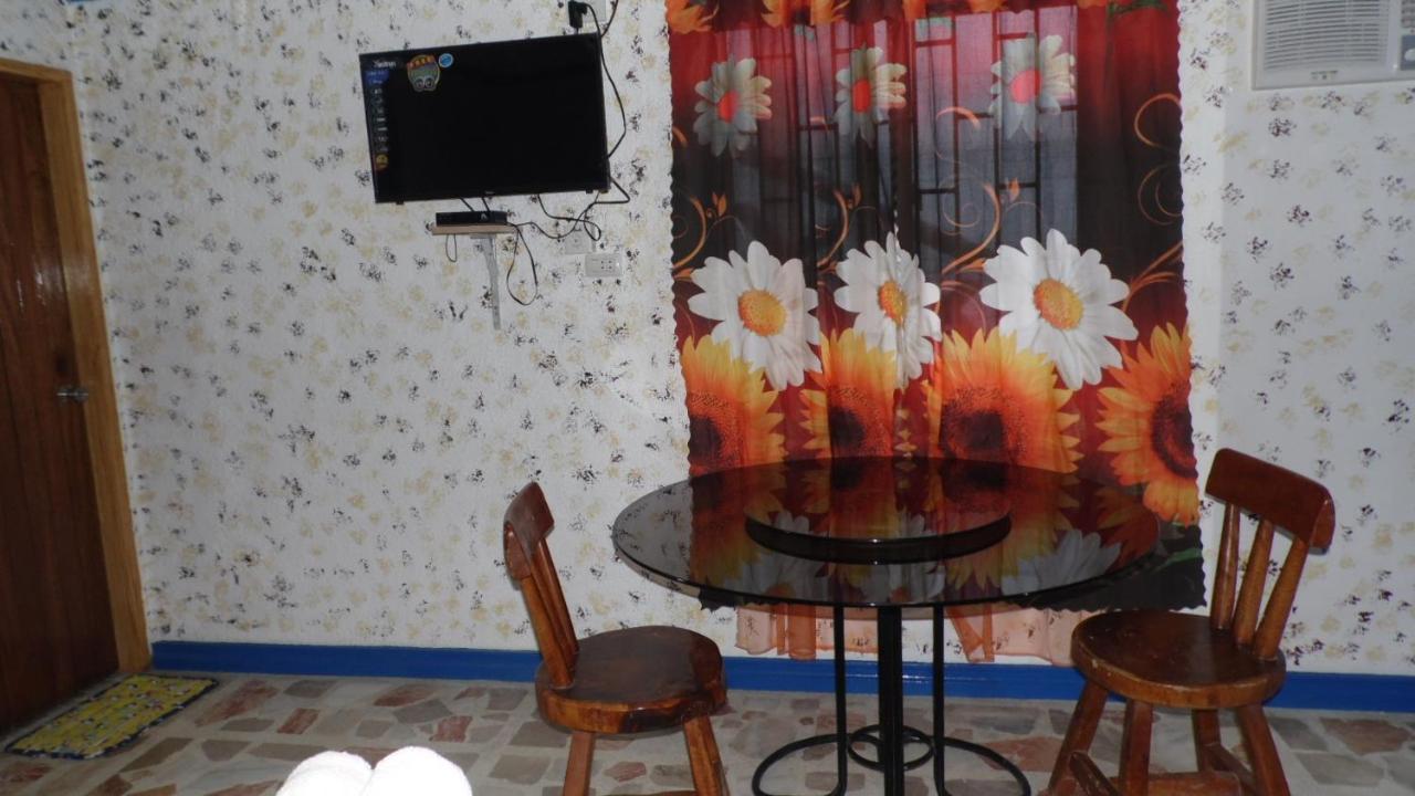 แดเนียลส์ เพลส Hotel อังเฮเลส ภายนอก รูปภาพ